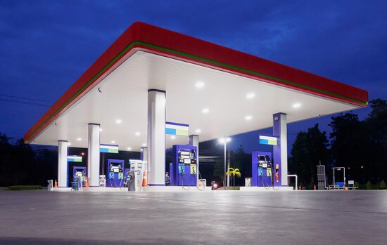 Gas station cleaning and reimaging by a team of experts